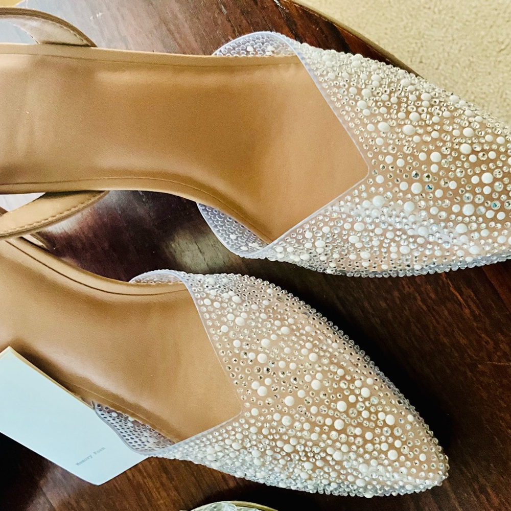 Beautiful memory foam sling back heels